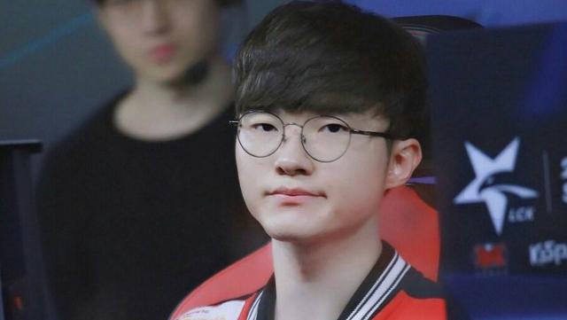 RNG赛后胜者群访：妮蔻是目前很强势的中单，队伍尚未找到解法